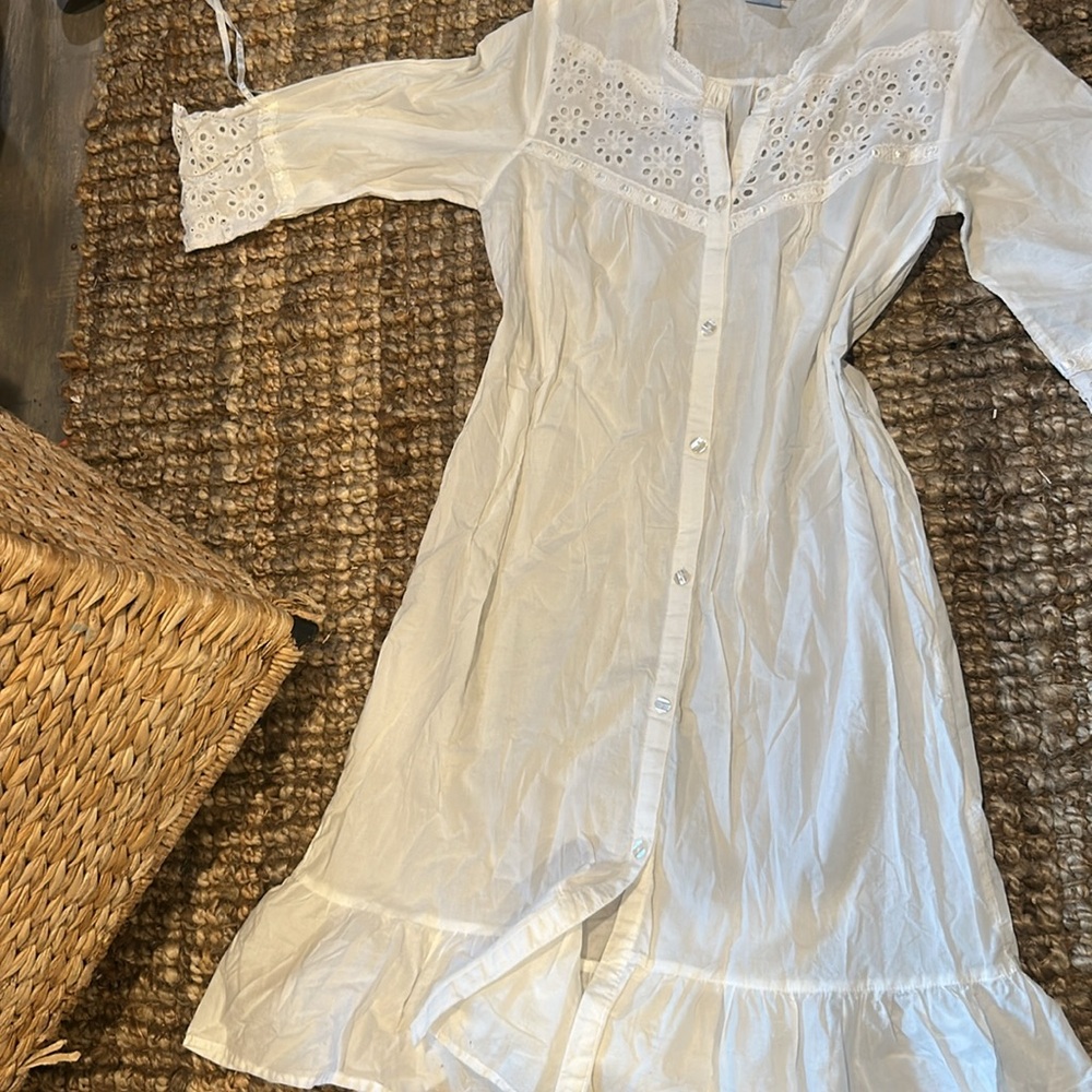 The Paragon 100% Cotton White Prairie Dress Size Small - Picture 3 of 9